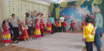 Теплый и светлый праздник милых, добрых и замечательных! Теплый и светлый праздник милых, добрых и замечательных!.